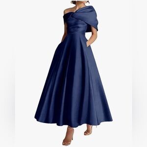Elegant Navy Blue Evening Gown